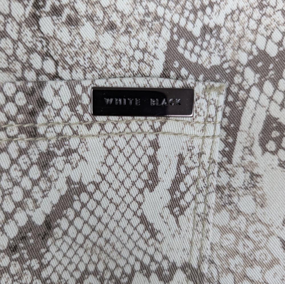 White House Black Market Size 2 Sculpt High Rise Snake Skinny Ankle Jeans NWT - Picture 3 of 9